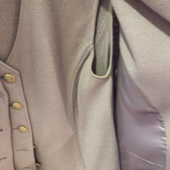 Absolutely gorgeous St. John 3 piece pants suit in light purple - Picture 5 of 12